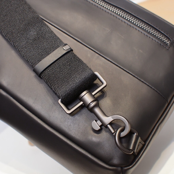 ボッテガヴェネタバッグ角部分ディテール